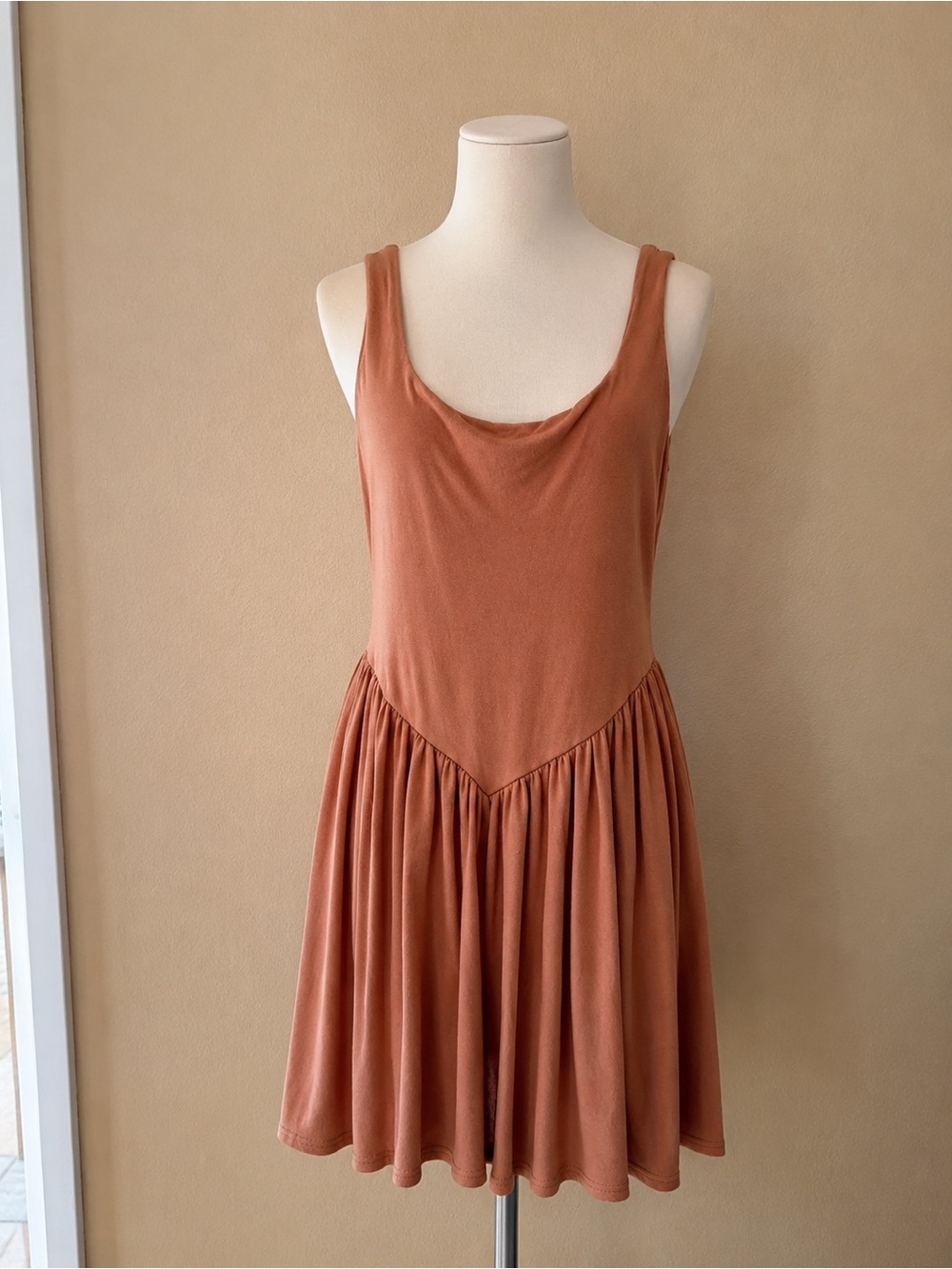 Women's Sleeveless Scoop Neck Knit Dress - Rust